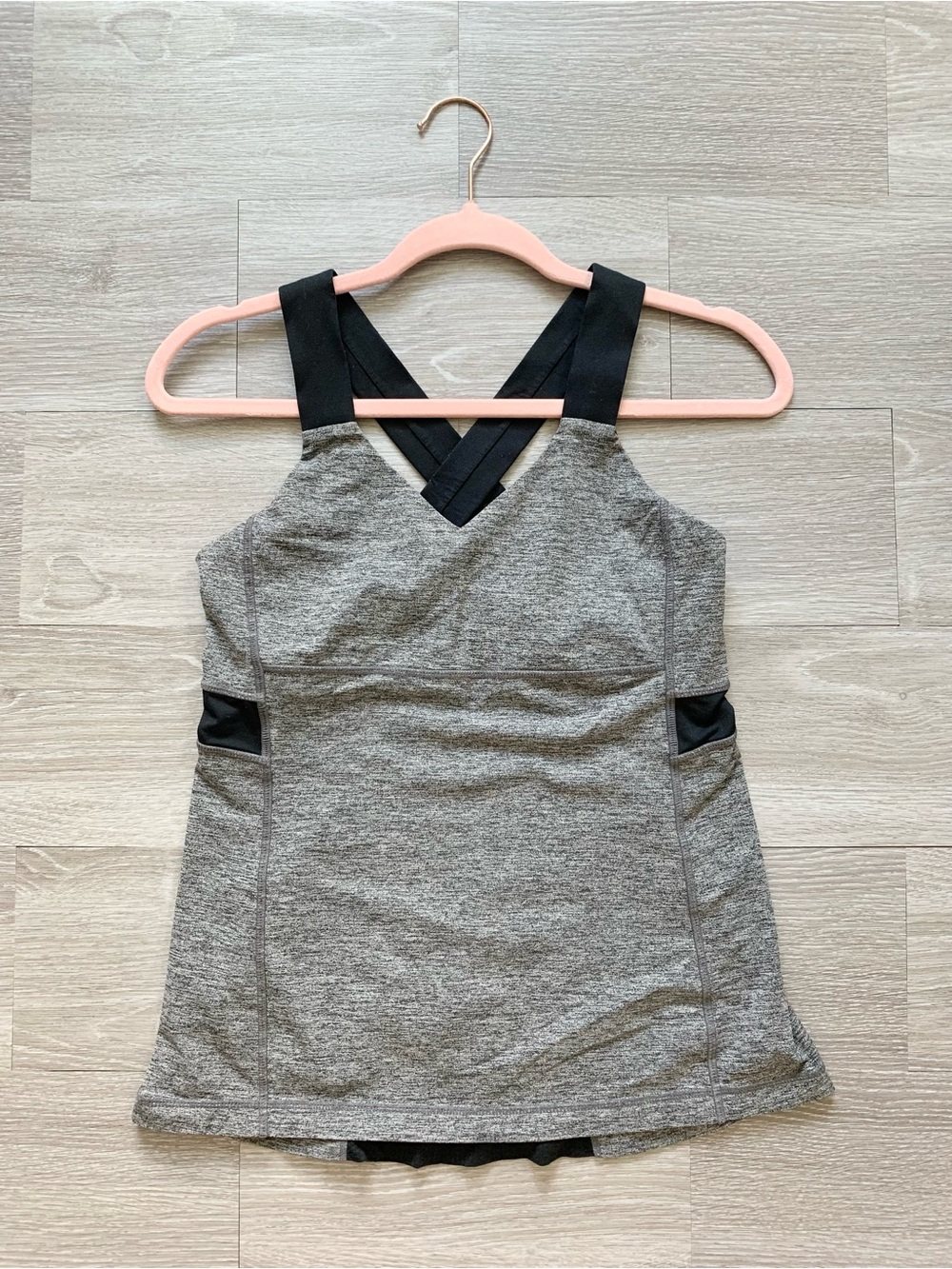 ❤️ 3/50 Lululemon Gray Criss Cross Back Built In Athletic Yoga Sports Bra US 8